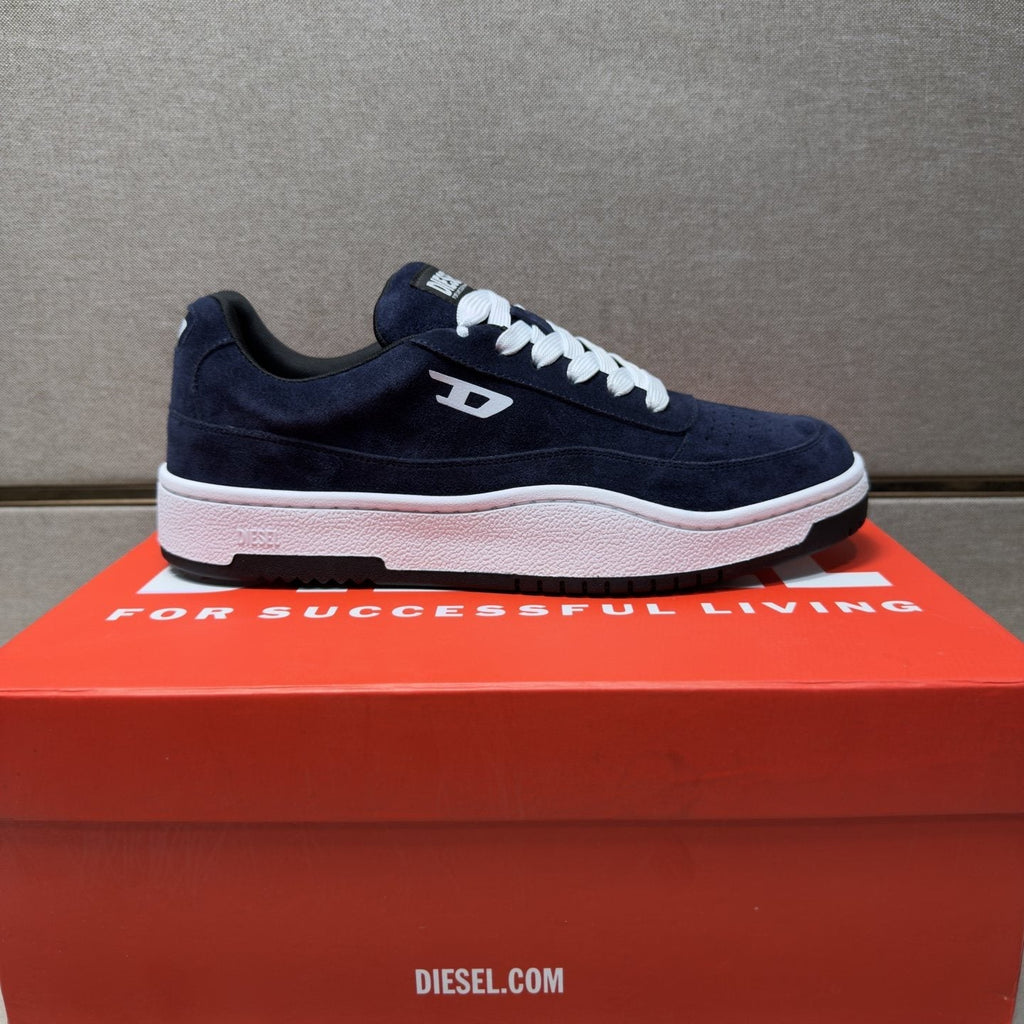 Diesel Men's Navy Blue and White Low-Top Sneakers